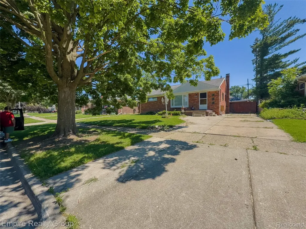 905 N Esplanade Street Mt. Clemens City MI 48043