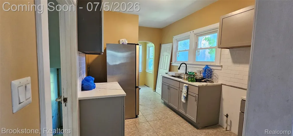 15775 Archdale Street Detroit City MI 48227