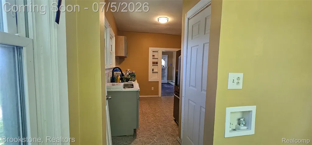 15775 Archdale Street Detroit City MI 48227