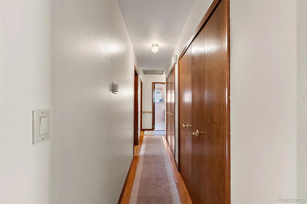 17048 Harbor Hill Drive Clinton Charter Township MI 48035