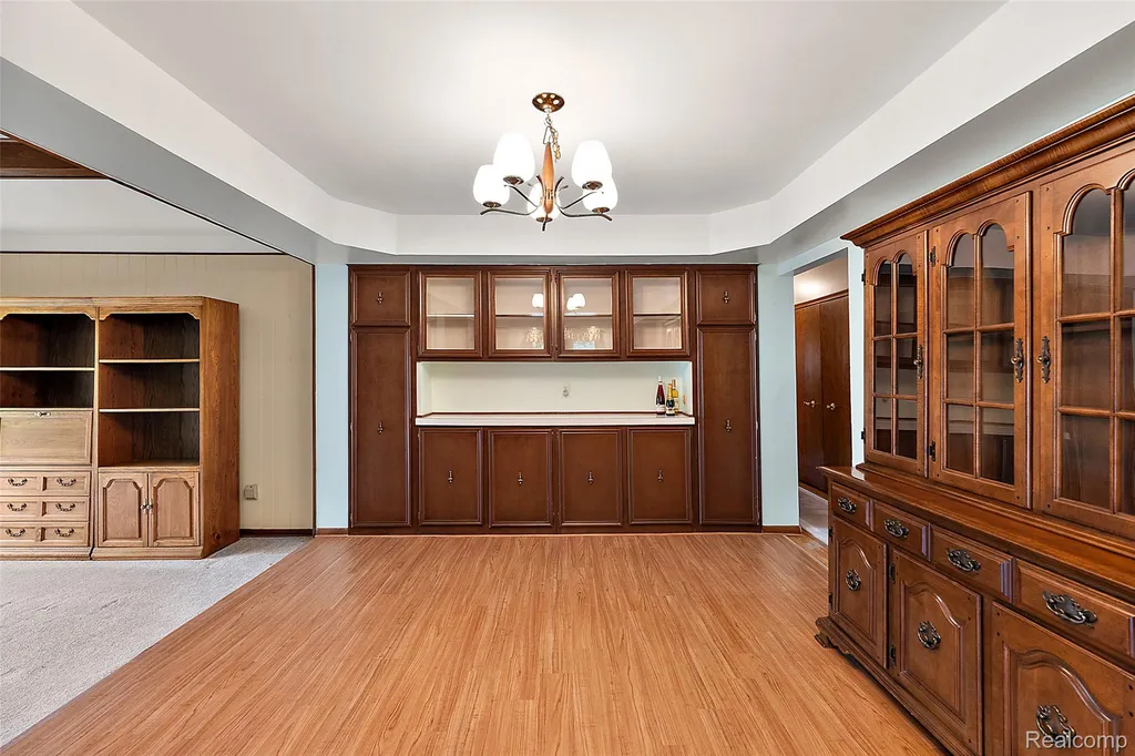 17048 Harbor Hill Drive Clinton Charter Township MI 48035