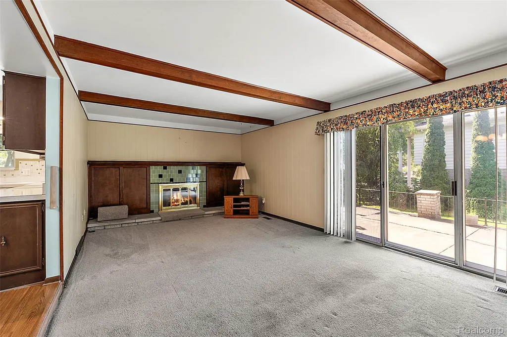 17048 Harbor Hill Drive Clinton Charter Township MI 48035