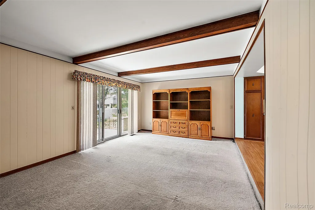 17048 Harbor Hill Drive Clinton Charter Township MI 48035
