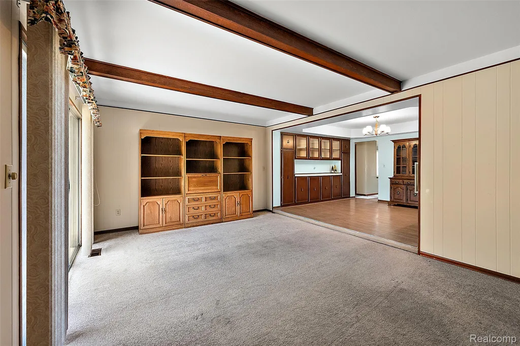 17048 Harbor Hill Drive Clinton Charter Township MI 48035