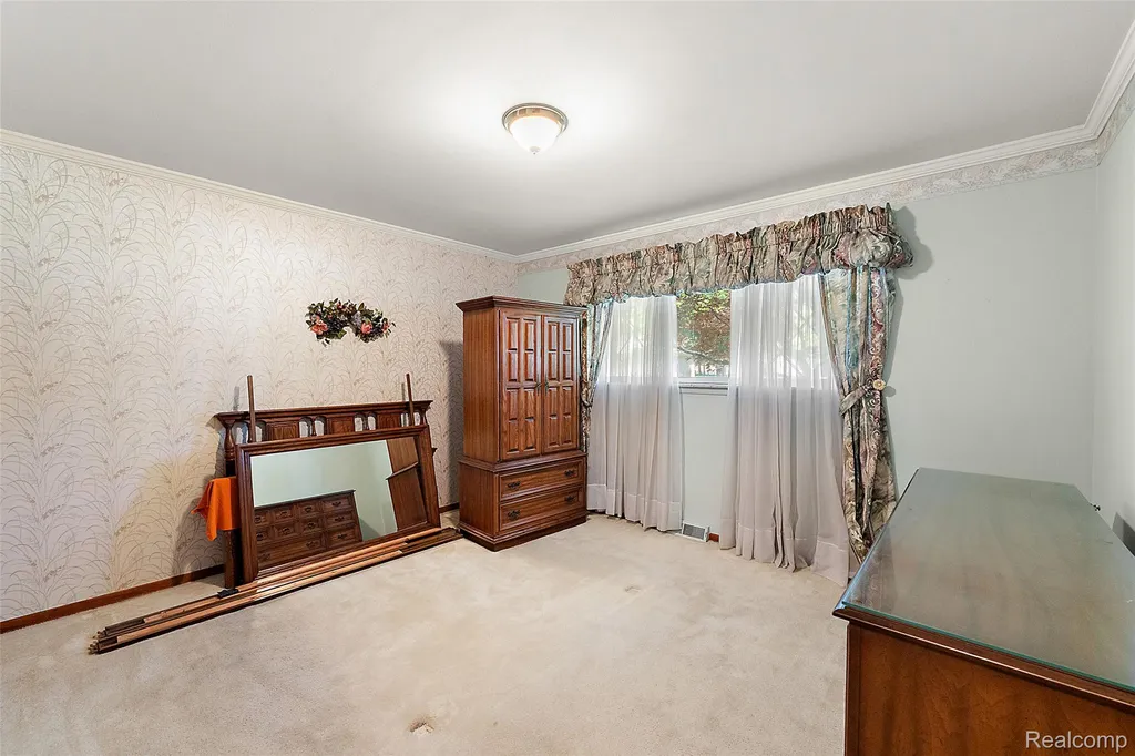 17048 Harbor Hill Drive Clinton Charter Township MI 48035
