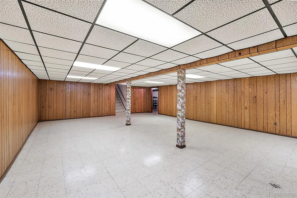 17048 Harbor Hill Drive Clinton Charter Township MI 48035