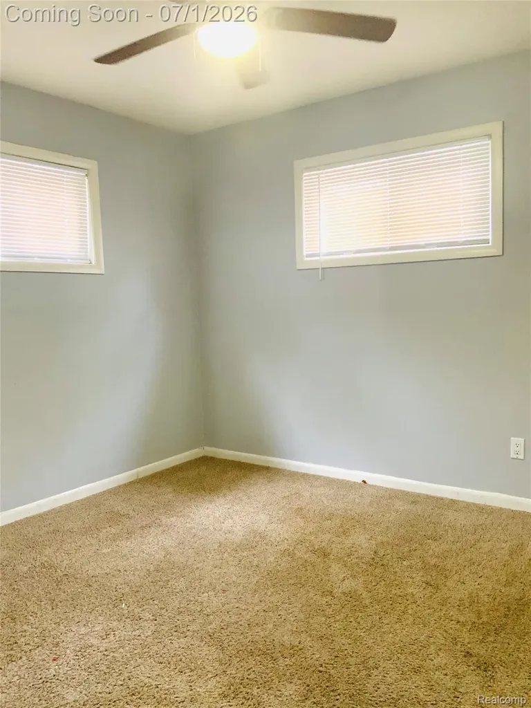6475 N Highland Street Dearborn Heights City MI 48127