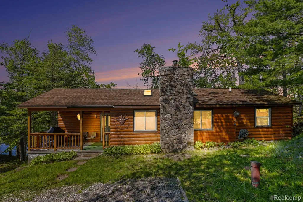 9516 E Gaylanta Drive Vienna Township MI 49709