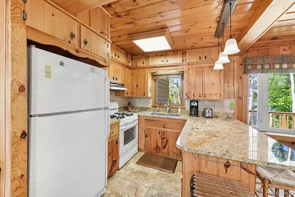9516 E Gaylanta Drive Vienna Township MI 49709