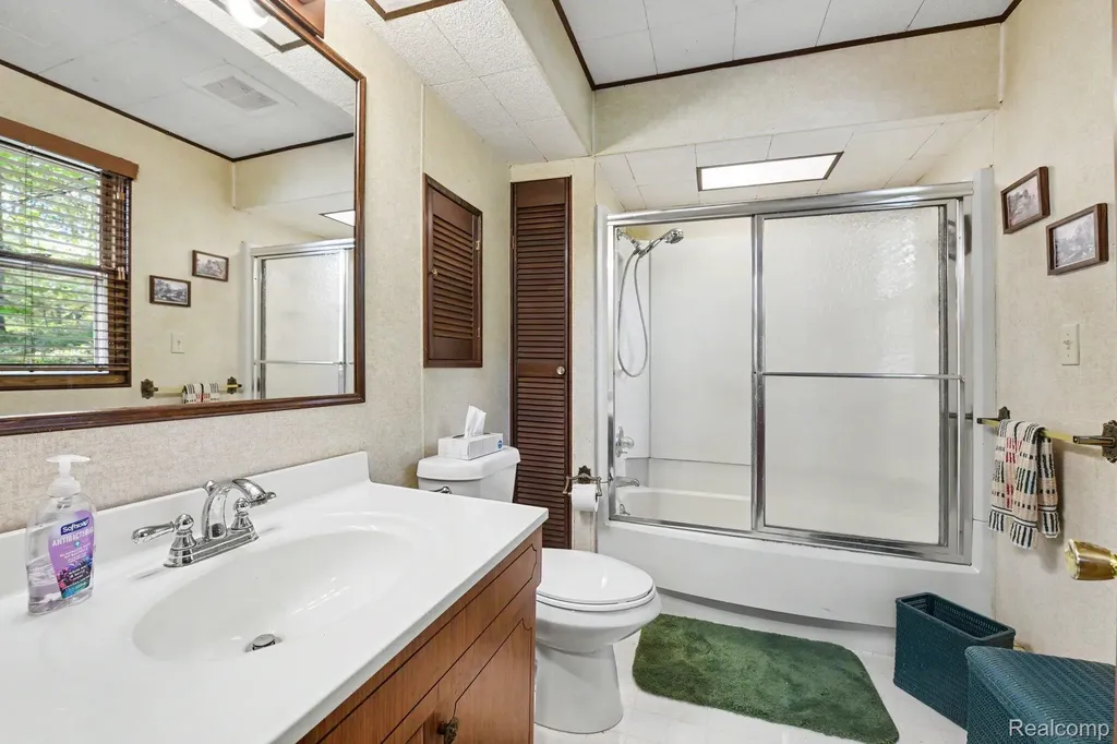 9516 E Gaylanta Drive Vienna Township MI 49709
