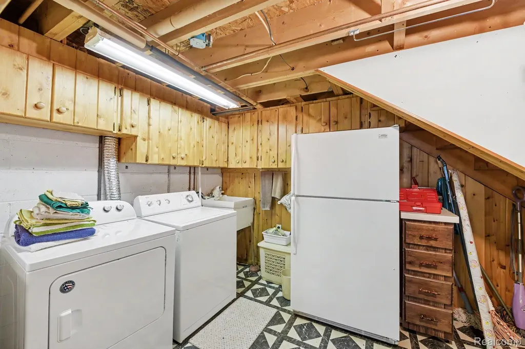 9516 E Gaylanta Drive Vienna Township MI 49709