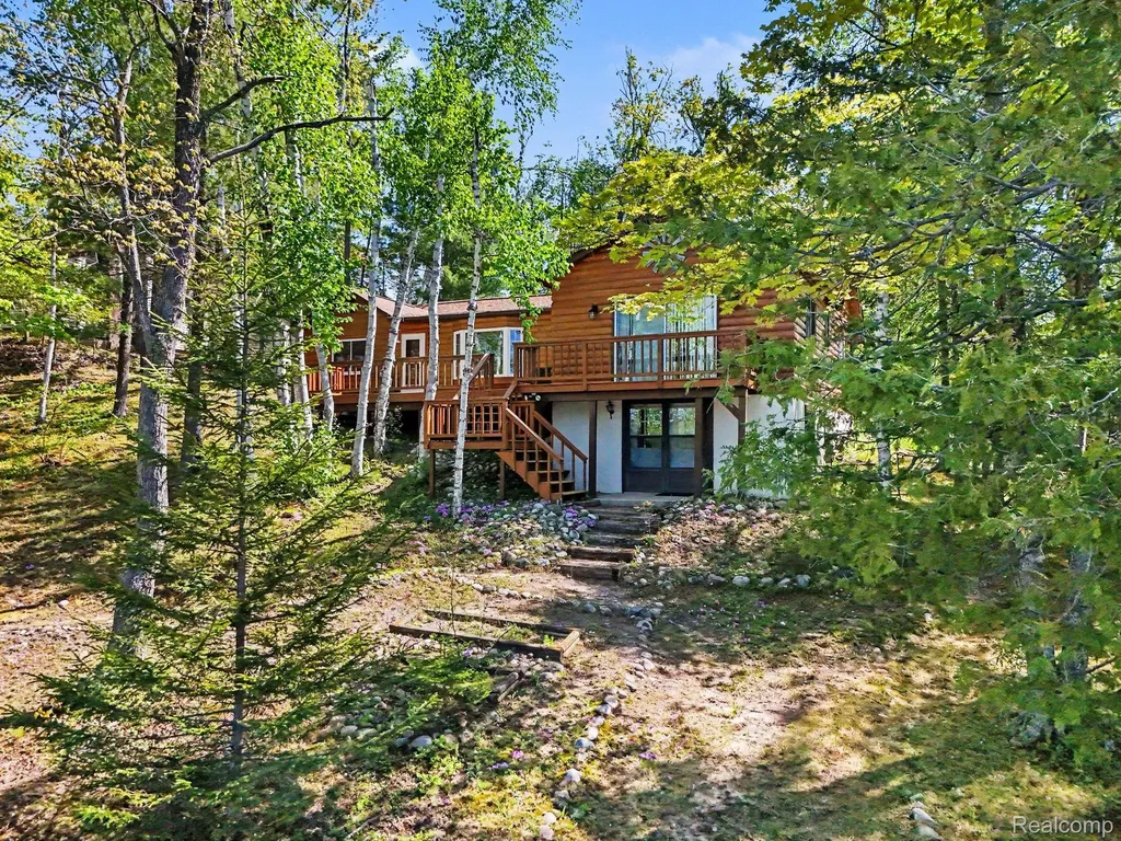 9516 E Gaylanta Drive Vienna Township MI 49709