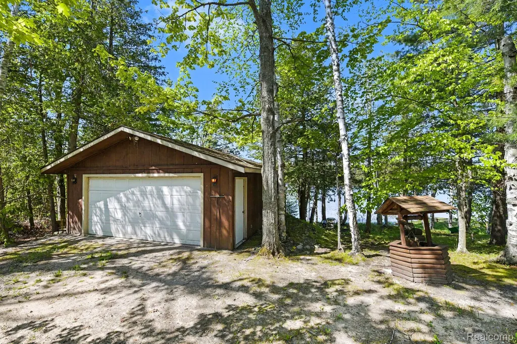 9516 E Gaylanta Drive Vienna Township MI 49709