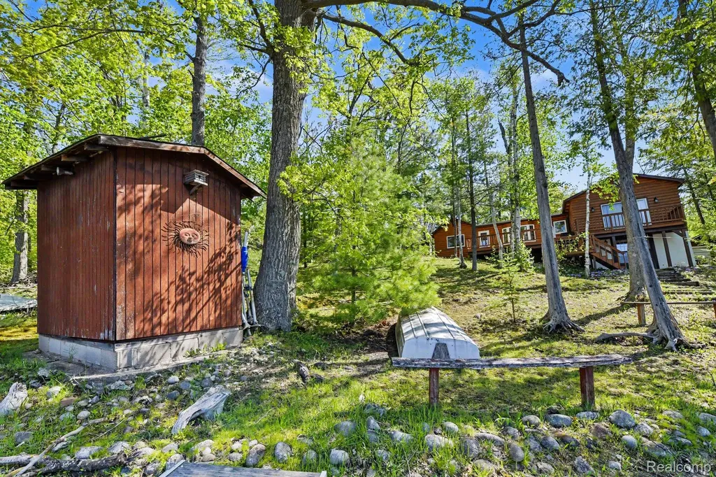 9516 E Gaylanta Drive Vienna Township MI 49709