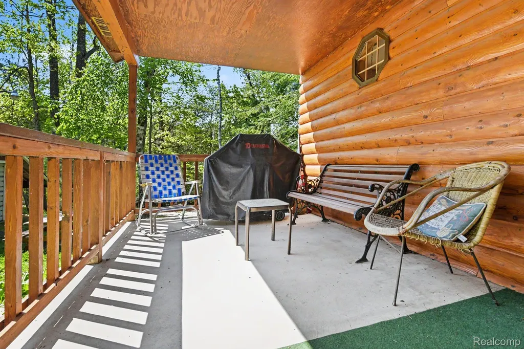 9516 E Gaylanta Drive Vienna Township MI 49709