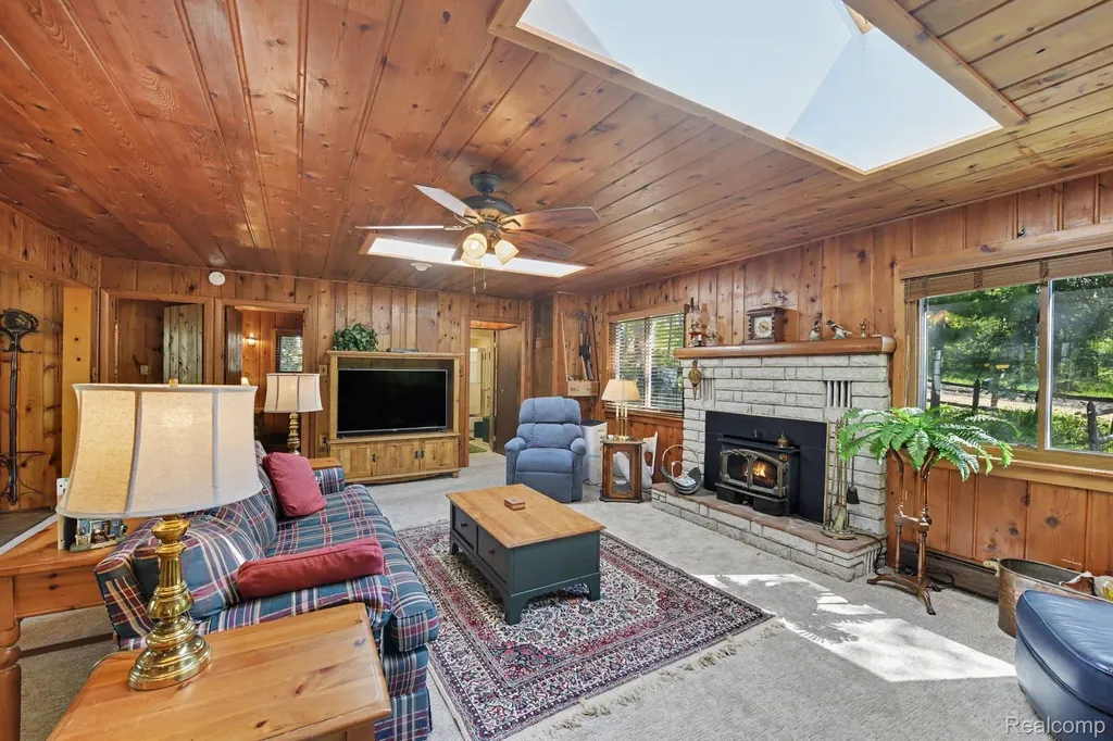9516 E Gaylanta Drive Vienna Township MI 49709