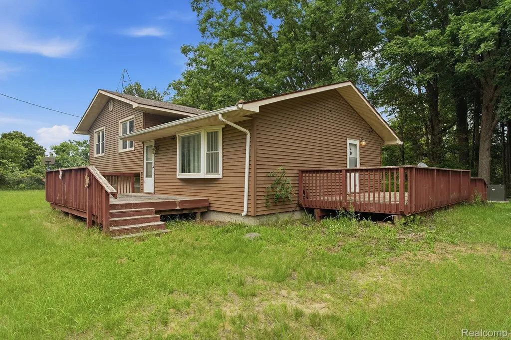 4762 Lonsberry Road Deerfield Township MI 48421