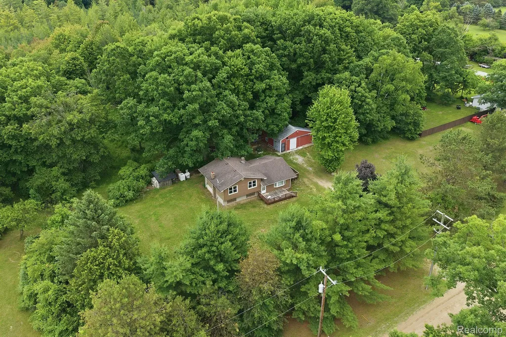 4762 Lonsberry Road Deerfield Township MI 48421