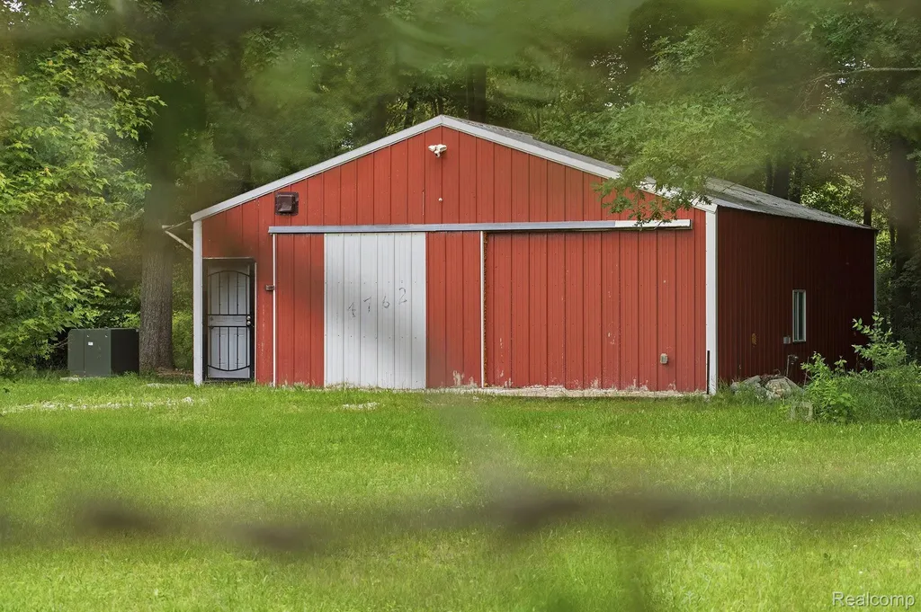 4762 Lonsberry Road Deerfield Township MI 48421