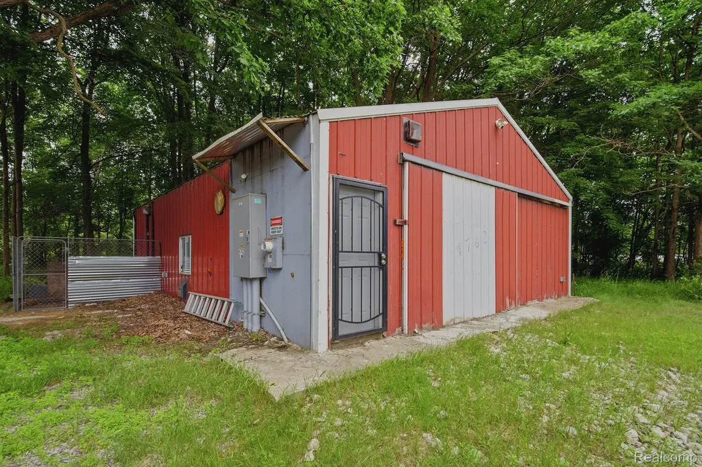 4762 Lonsberry Road Deerfield Township MI 48421