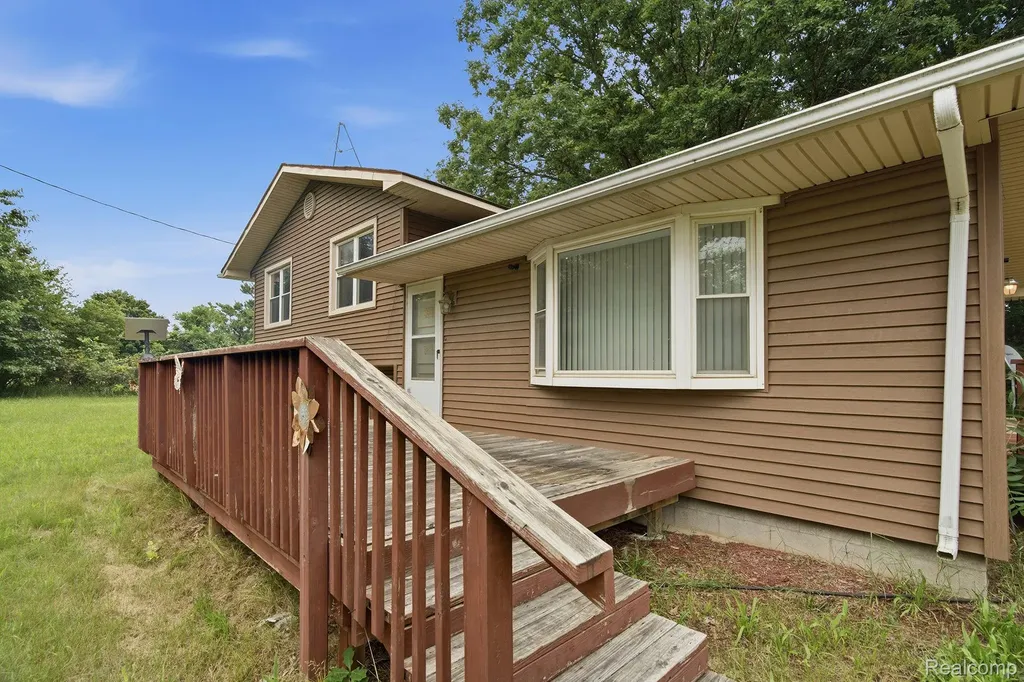 4762 Lonsberry Road Deerfield Township MI 48421