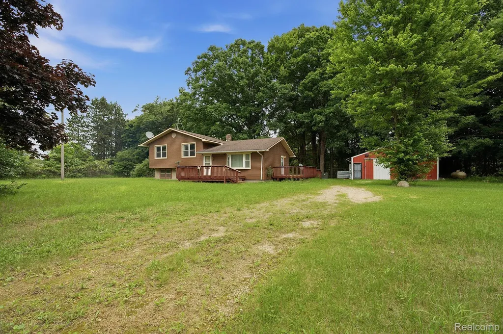 4762 Lonsberry Road Deerfield Township MI 48421