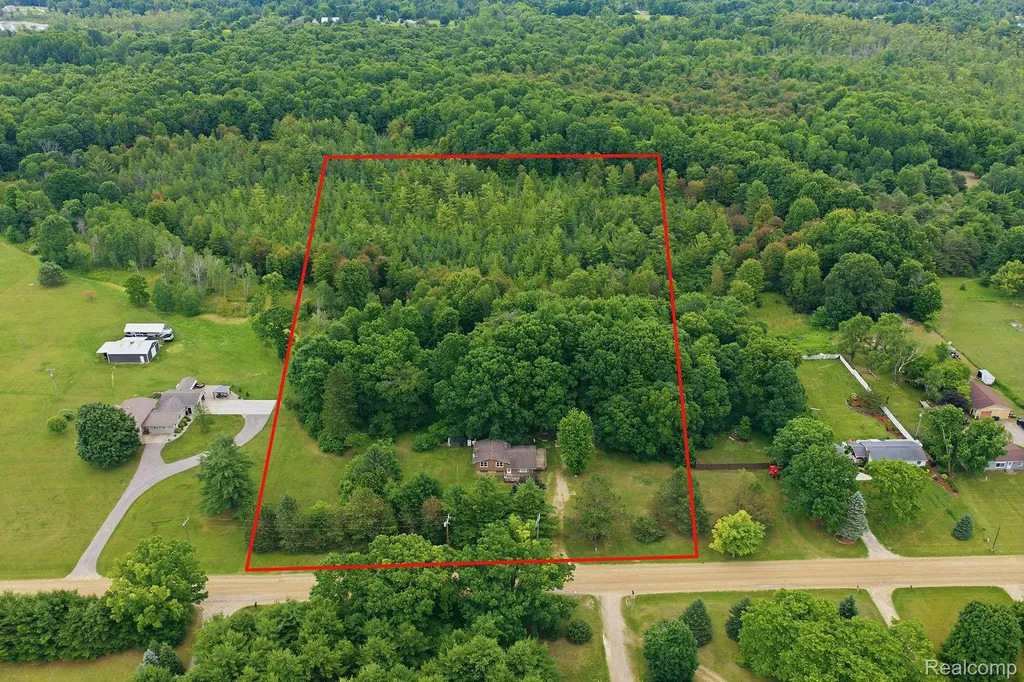 4762 Lonsberry Road Deerfield Township MI 48421