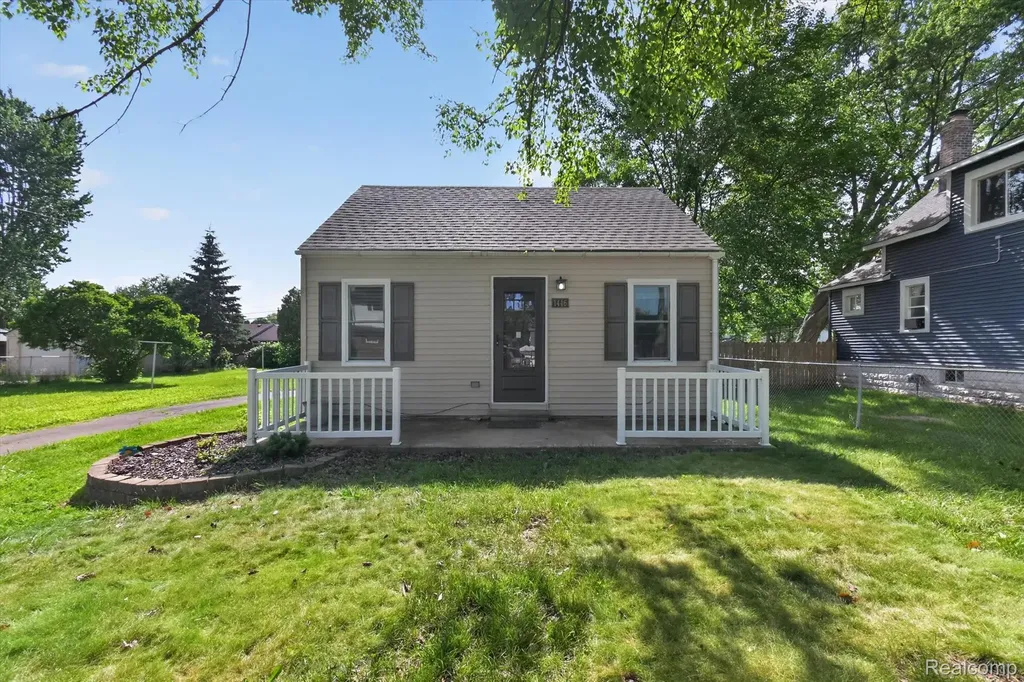 1446 Norris Street Westland City MI 48186