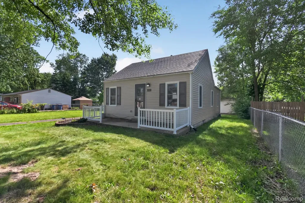 1446 Norris Street Westland City MI 48186