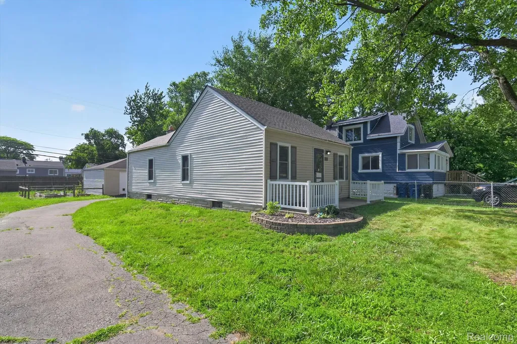 1446 Norris Street Westland City MI 48186