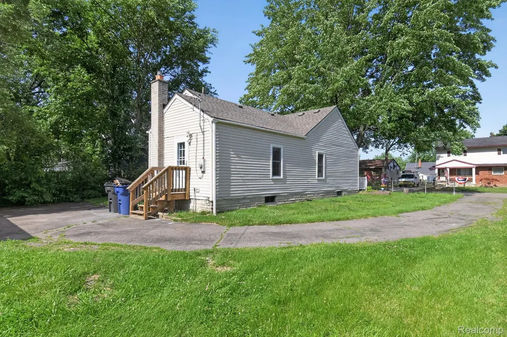 1446 Norris Street Westland City MI 48186