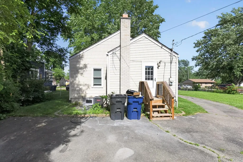 1446 Norris Street Westland City MI 48186