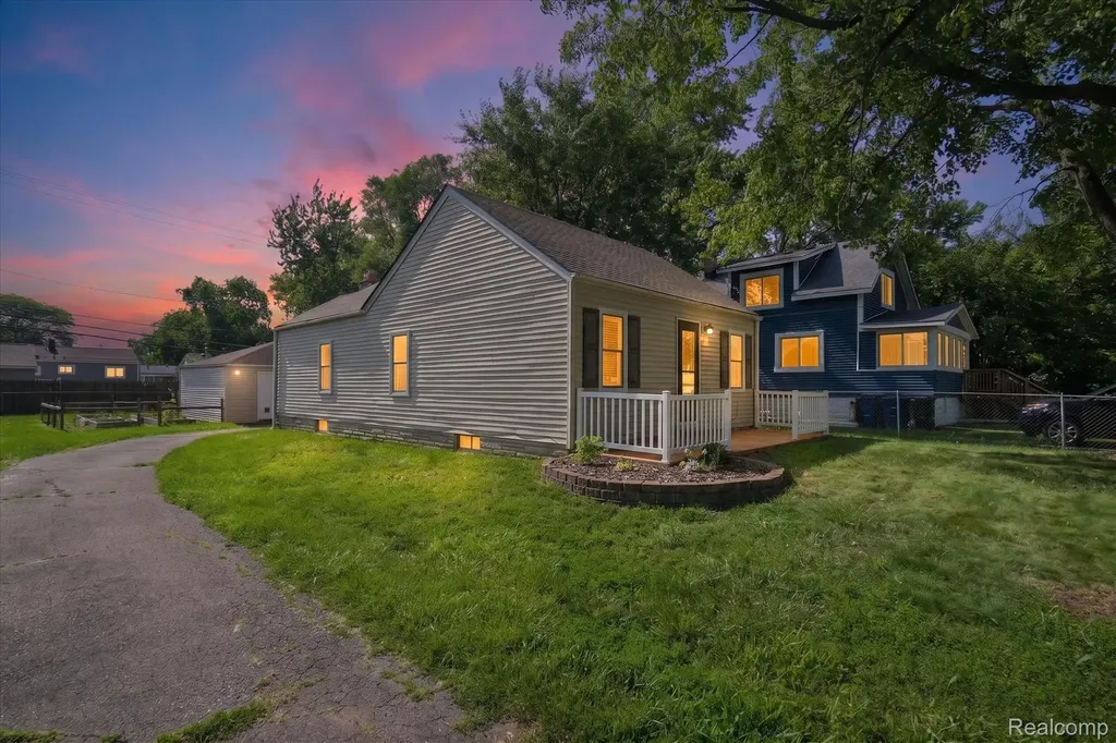 1446 Norris Street Westland City MI 48186