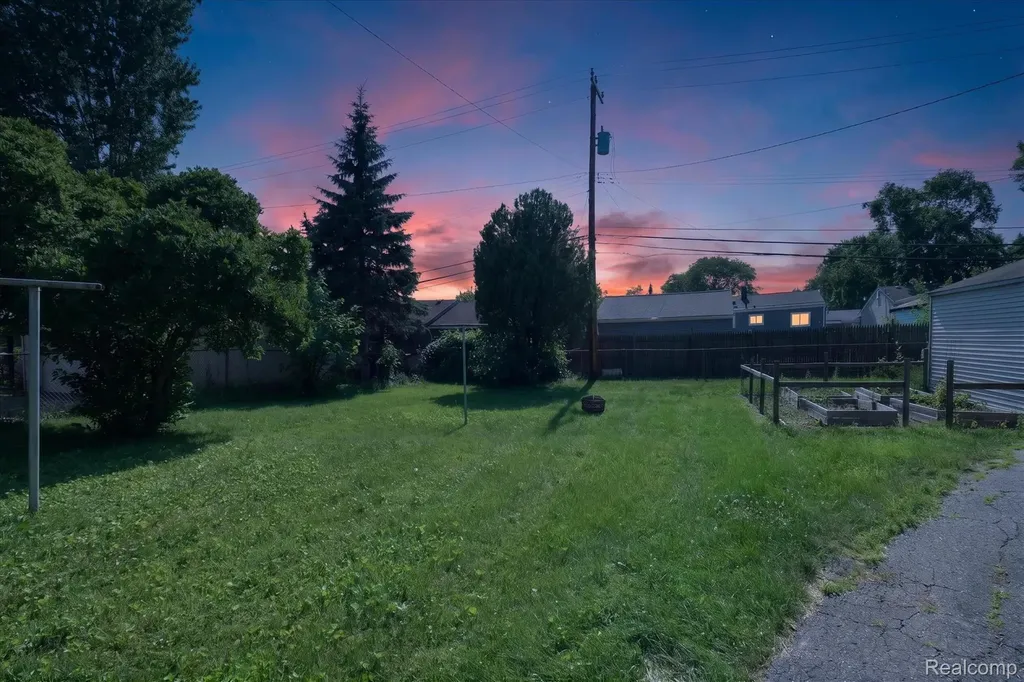 1446 Norris Street Westland City MI 48186
