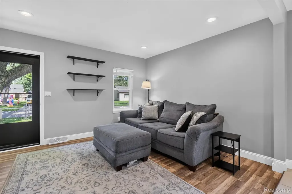 1446 Norris Street Westland City MI 48186