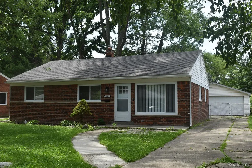 28095 Selkirk Street Southfield City MI 48076