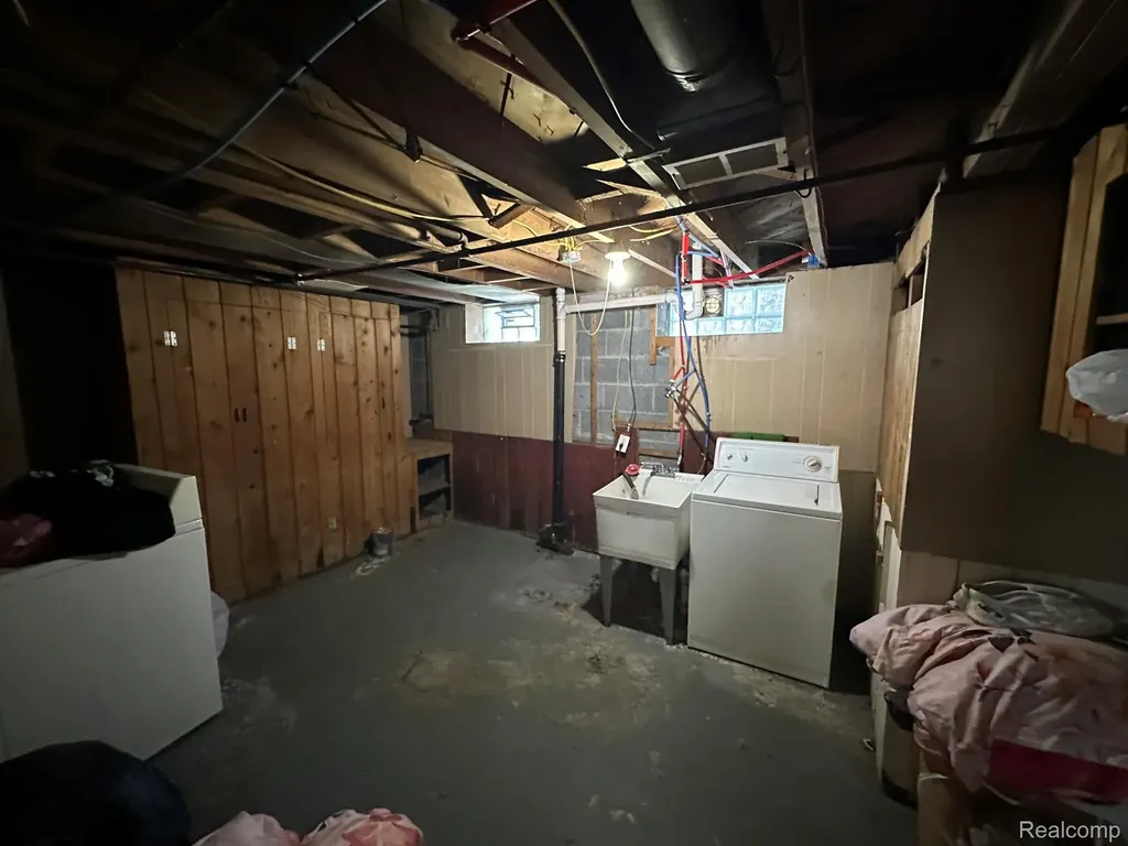 19780 Barlow Street Detroit City MI 48205