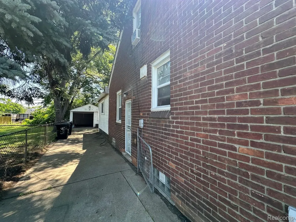 19780 Barlow Street Detroit City MI 48205