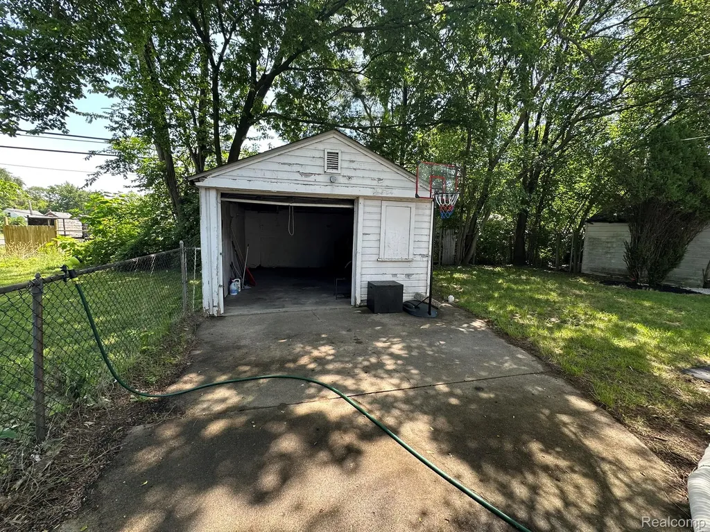 19780 Barlow Street Detroit City MI 48205