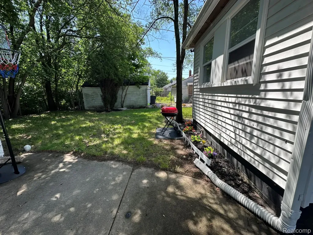 19780 Barlow Street Detroit City MI 48205
