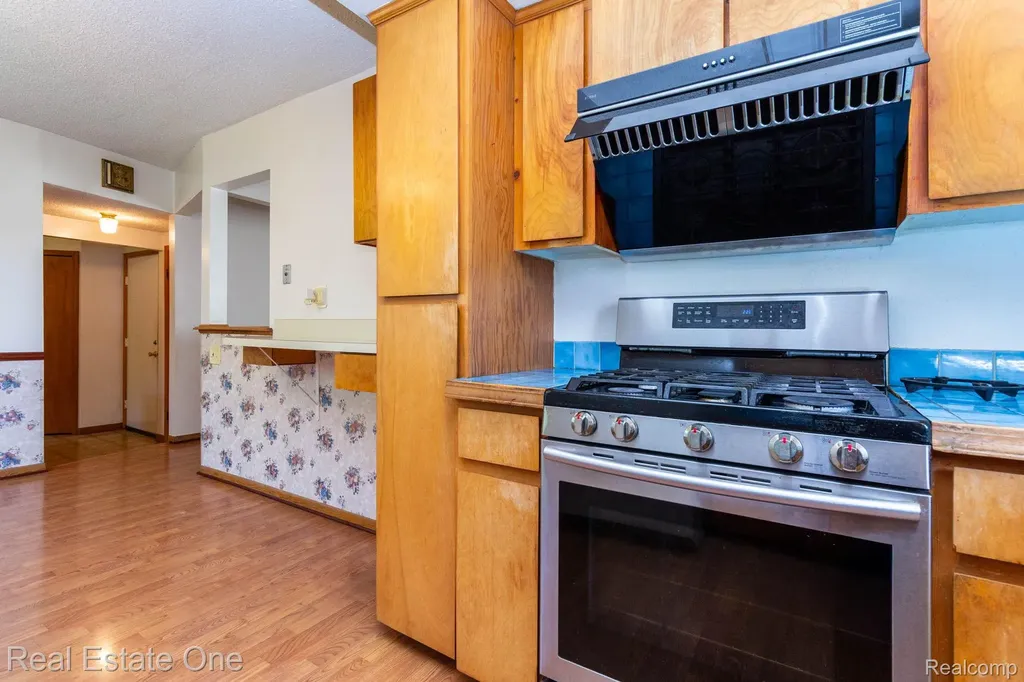 13912 Clinton River Road Sterling Heights City MI 48313