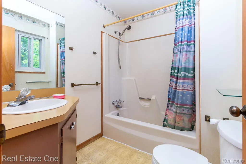 13912 Clinton River Road Sterling Heights City MI 48313