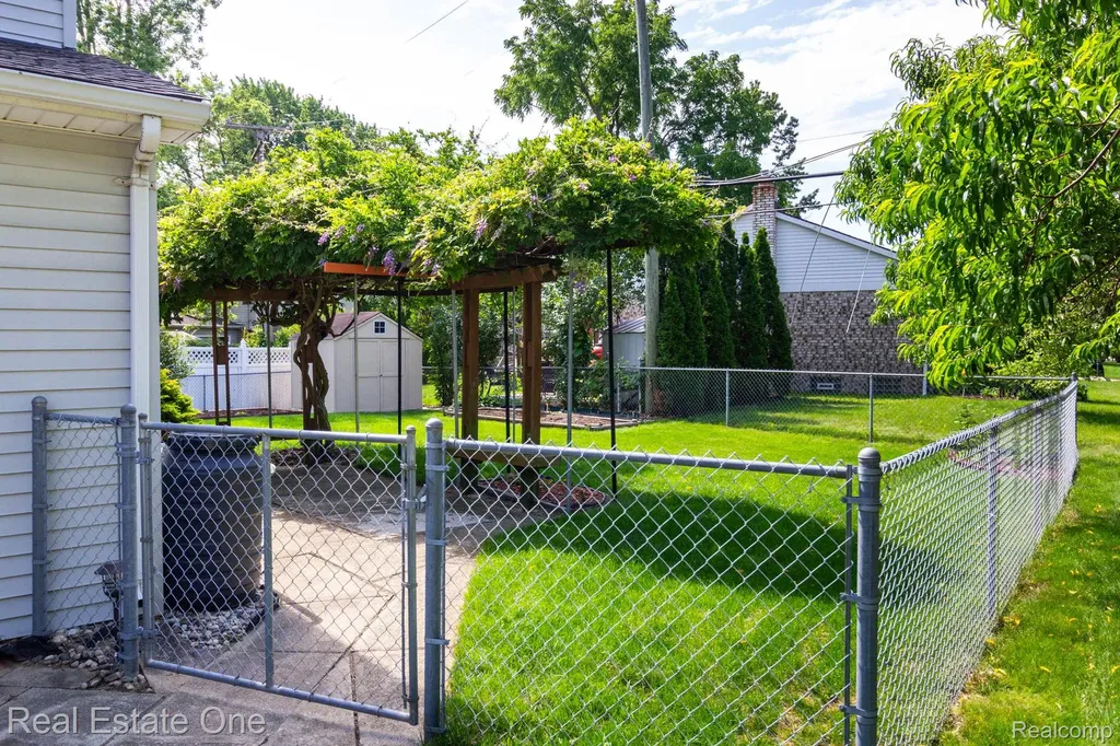 13912 Clinton River Road Sterling Heights City MI 48313