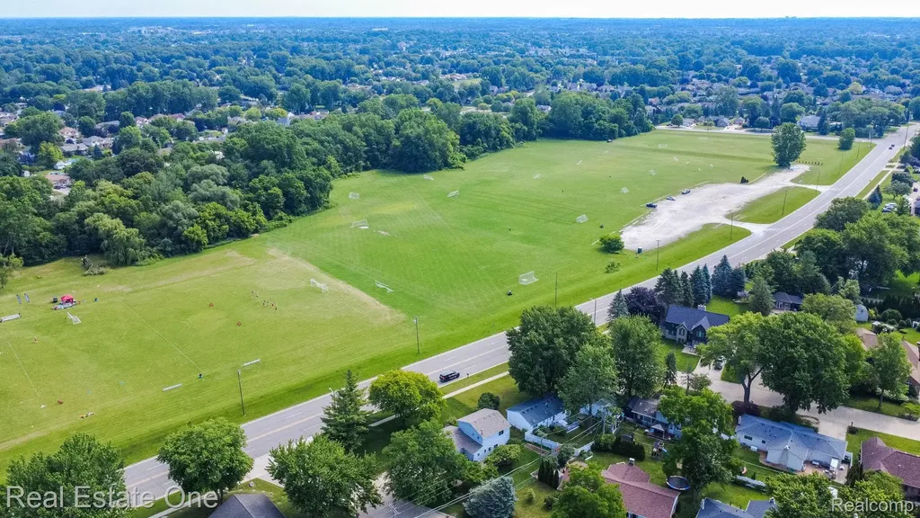 13912 Clinton River Road Sterling Heights City MI 48313