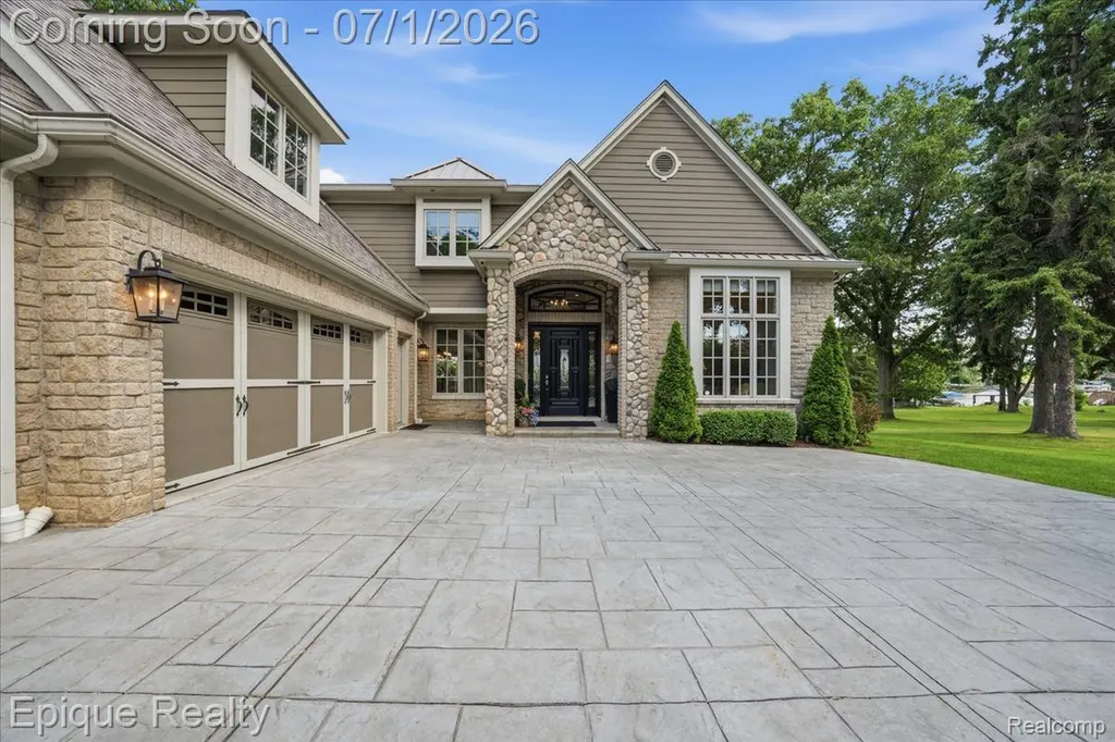 4312 Sashabaw Road Waterford Charter Township MI 48329