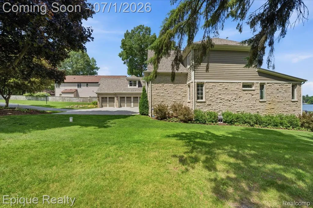 4312 Sashabaw Road Waterford Charter Township MI 48329