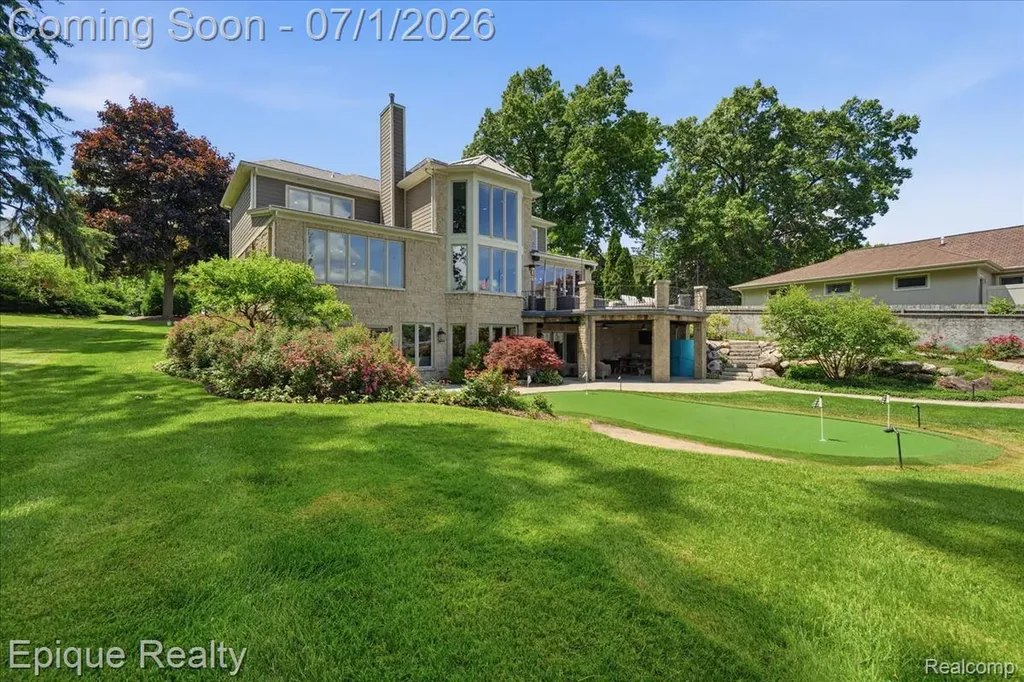 4312 Sashabaw Road Waterford Charter Township MI 48329
