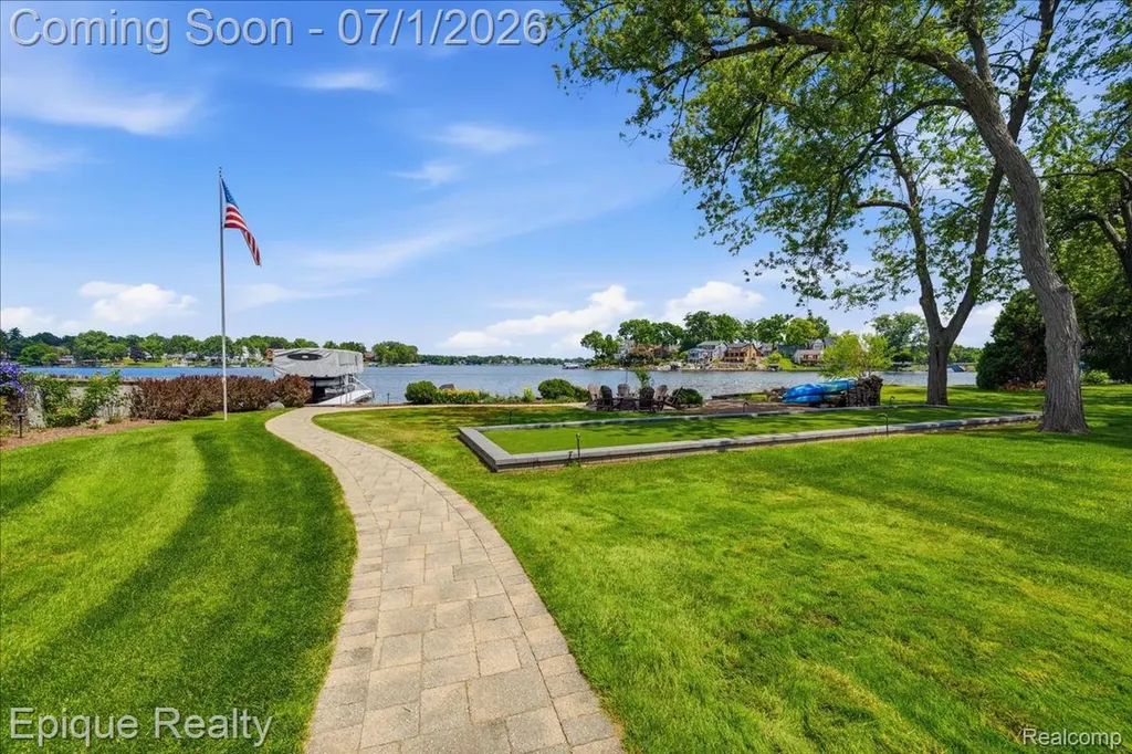 4312 Sashabaw Road Waterford Charter Township MI 48329