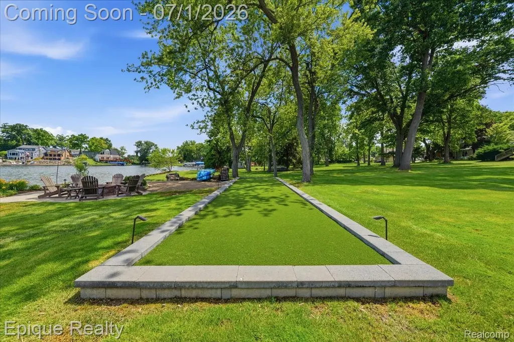 4312 Sashabaw Road Waterford Charter Township MI 48329