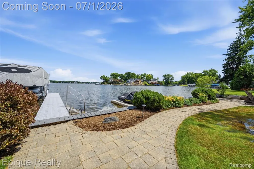 4312 Sashabaw Road Waterford Charter Township MI 48329